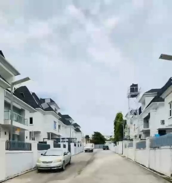 5-bedroom detached duplex with BQ and penthouse